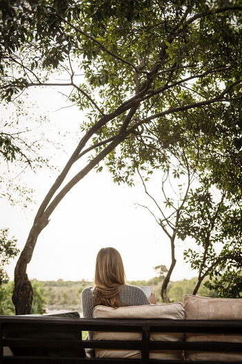 Serian Nkorombo Mobile: Sofa