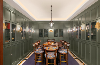 Tajview Hotel: Library