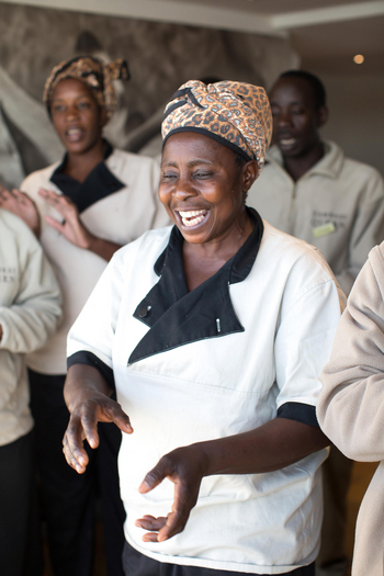 Zambezi Queen Zambezi Queen: Personal singt ein Lied