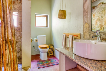 Chameleon Hill Forest Lodge: Bad Gästeunterkunft