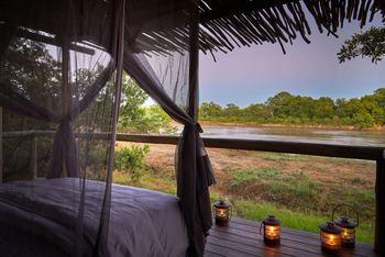 Kapamba Bushcamp: Blick von der Sala