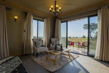 Serengeti Mara River Camp: Sitzbereich Suite