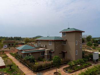 Tathastu Resort Tadoba: Zentralgebäude