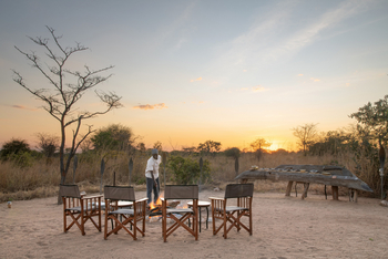 Usangu Expedition Camp: Vorbereitung zum Sundowner