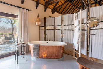 Villa Mushara: Freistehende Badewanne