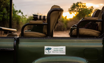 Vundu Camp Vundu Camp: Geländefahrzeug
