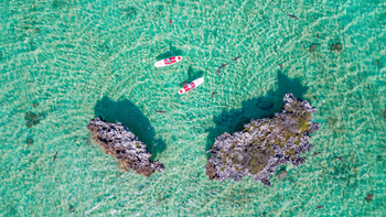 Cosmoledo Eco Camp: Stand-up Paddling