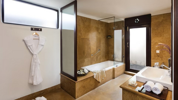 Jehan Numa Retreat: Bad Premium Suite