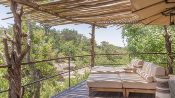 Legendary Mwiba Lodge: Sonnenliegen