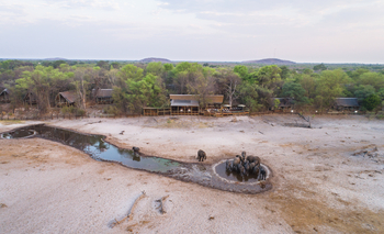 Savute Safari Lodge: Hauptgebäude und Gästechalets