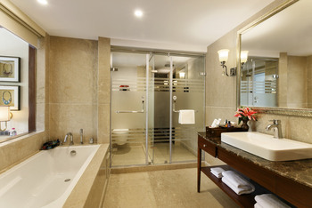 The Grand Dragon Hotel: Luxury Suite