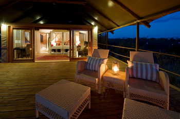 Toka Leya Camp Toka Leya Camp: Sessel draußen