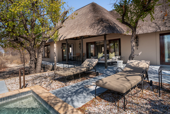 Villa Mushara: Liegestühle