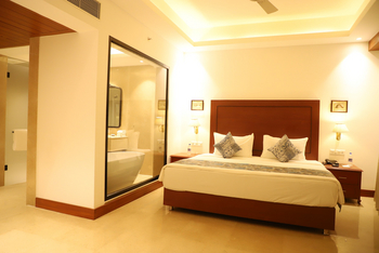Chandela: Luxury Suite