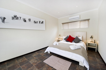 Galton House: Doppelbett