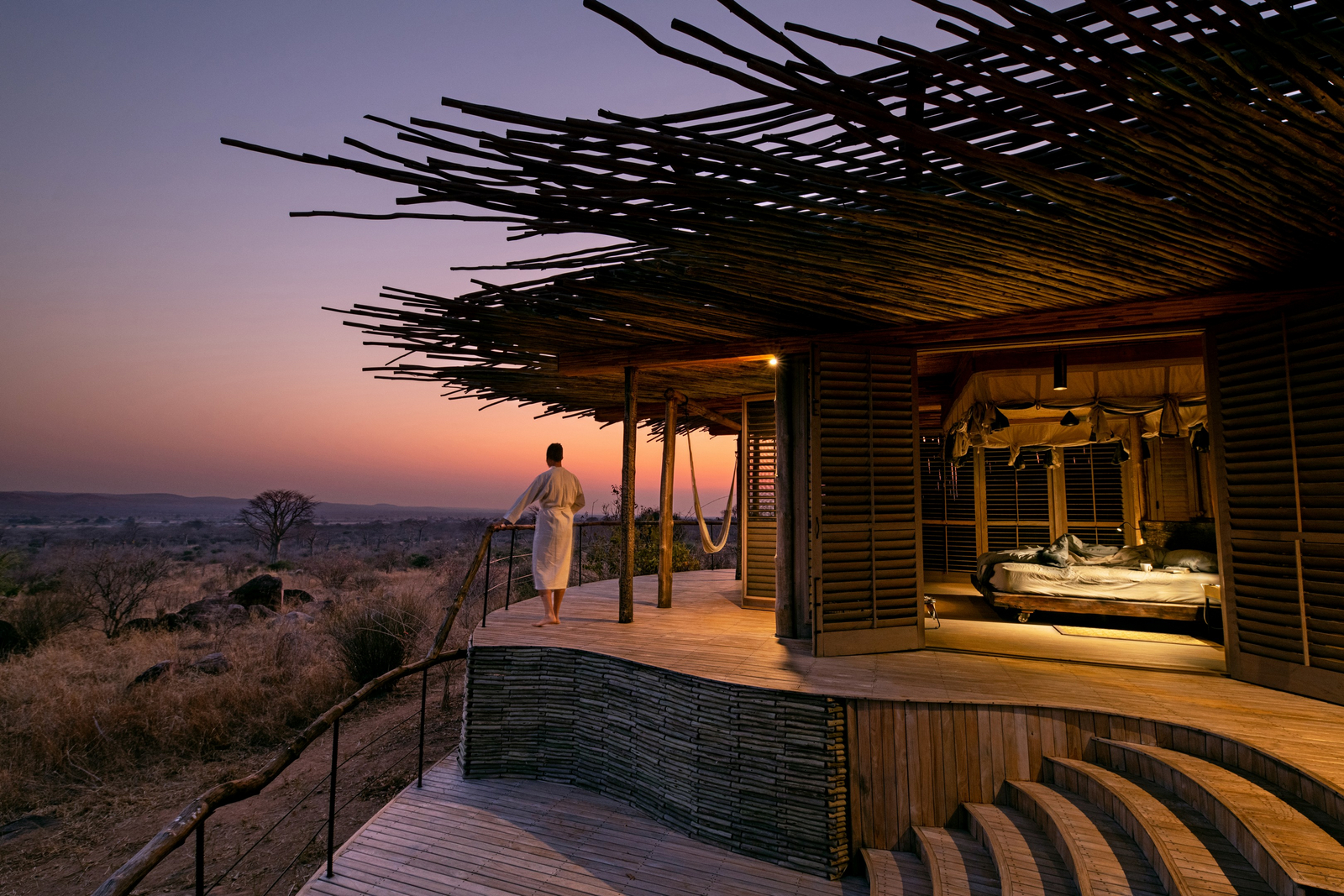 Jabali Ridge Camp Jabali Ridge Camp: Gast auf seiner privaten Terrasse