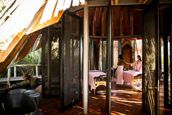 Jao Camp: Eingang zum Wellnessbereich