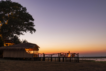 Mukambi Busanga Plains Camp: Deck am Abend