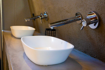 Naankuse Lodge: Doppelwaschtisch