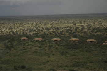 Tau Pan Camp Tau Pan Camp: Chalets auf dem Dünenkamm