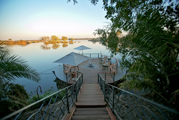 Thorntree River Lodge Thorntree River Lodge: Floating Boma