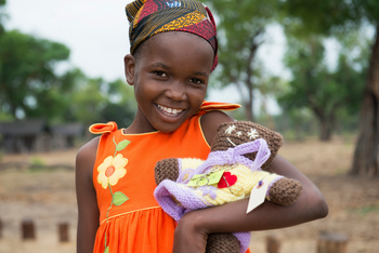 Davison's Camp: Mädchen mit Kuscheltier