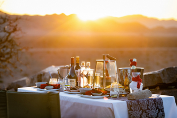 Hoodia Desert Lodge: Sundowner und Snacks