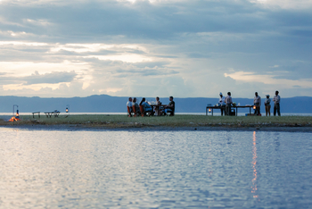 Kisima Ngeda Camp: Dinner am Seeufer