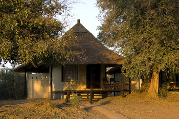 Nsefu Camp: Rondavel