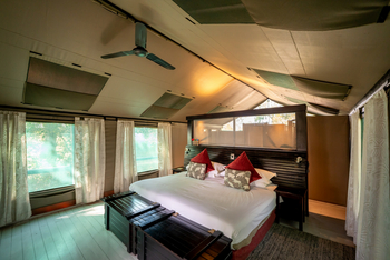 Pom Pom Camp: Doppelbett