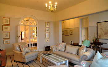 Victoria Falls Hotel: Private Lounge