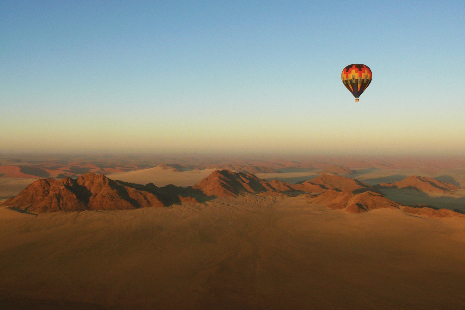 andBeyond Sossusvlei Desert Lodge andBeyond Sossusvlei Desert Lodge: Heißluftballon