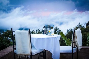 Clouds Mountain Gorilla Lodge: Gin & Tonic
