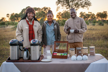 Gomoti Plains Camp: Menschen und Verpflegung