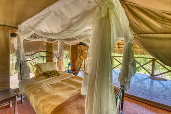 Mbali Mbali Tarangire River Camp: Bett
