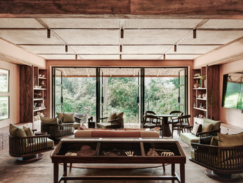 Sanctuary Gorilla Forest Camp: Explorers Lounge