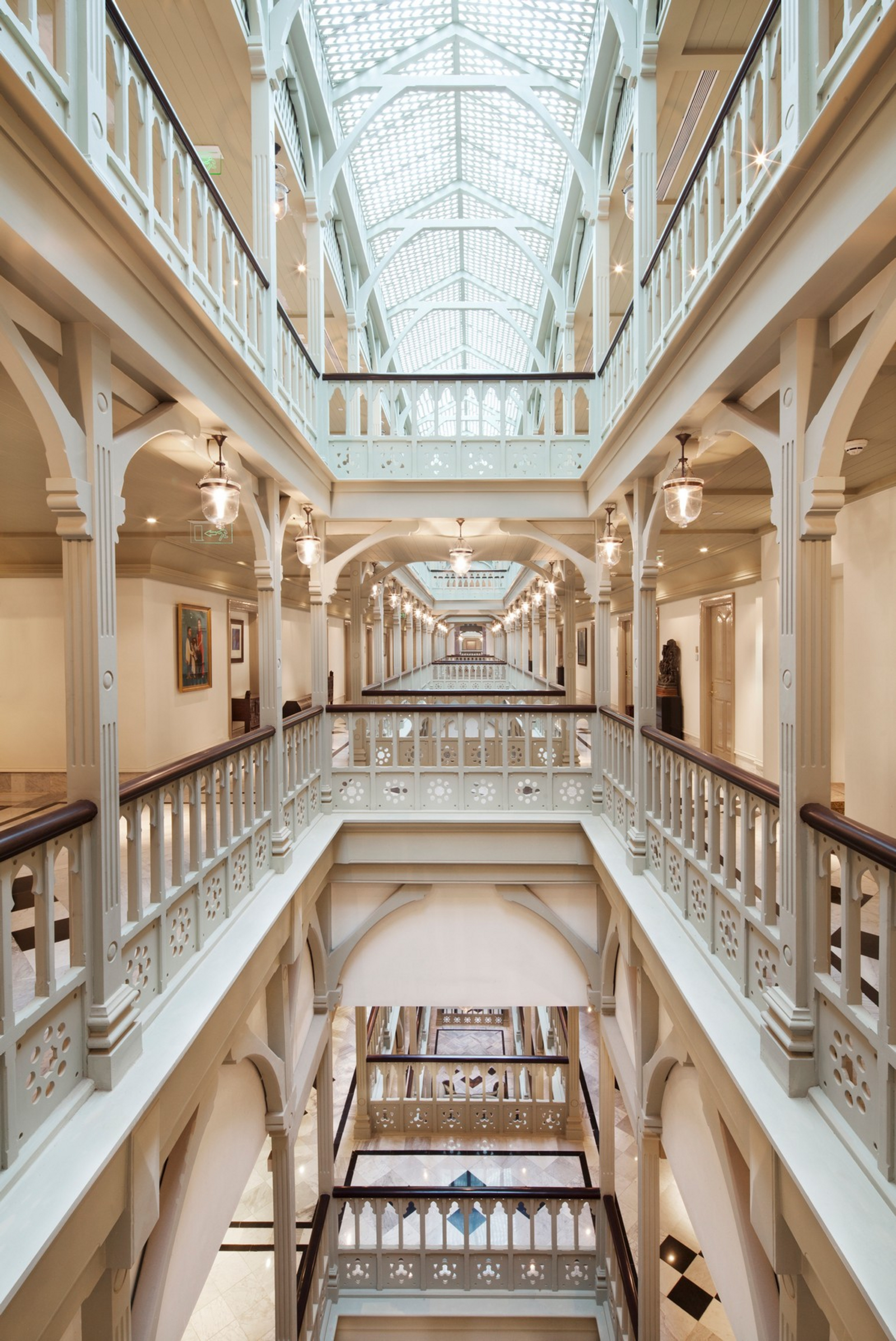 Taj Mahal Palace Taj Mahal Palace: Überdachter Innenhof