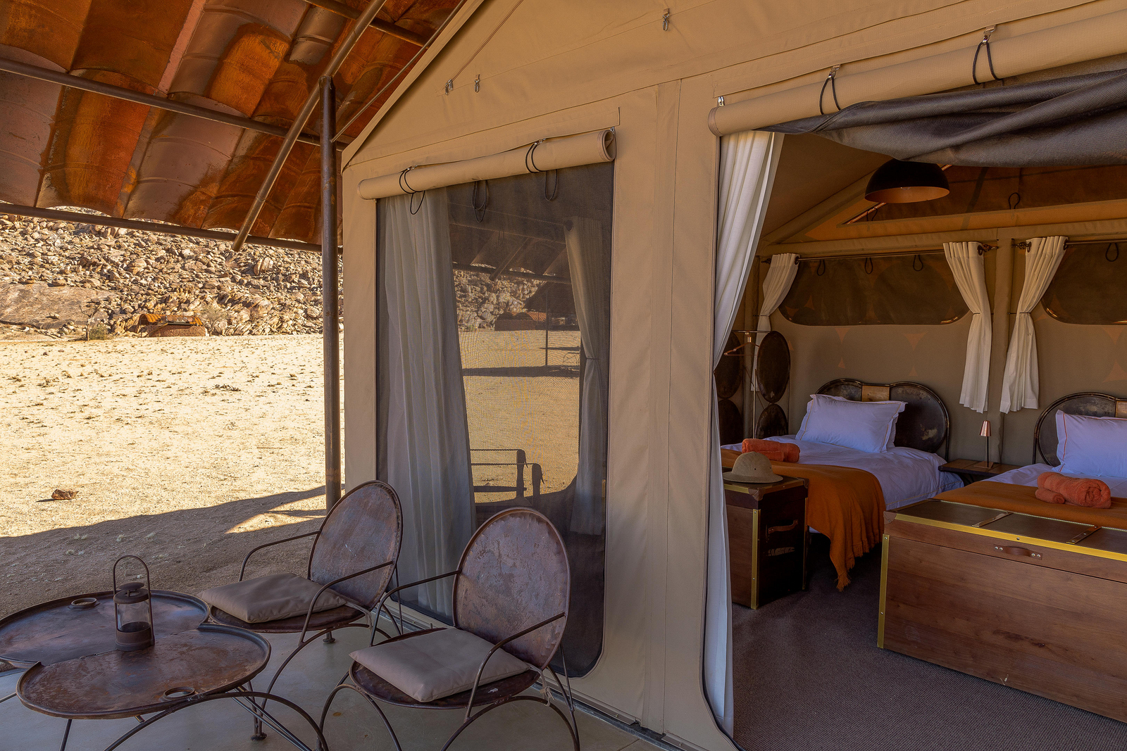 Camp Sossus Camp Sossus: Blick in ein Zelt