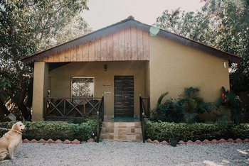 Gir Lion Safari Camp: Suite Außenansicht