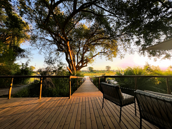 Kala Camp: Hölzerner Anlegesteg