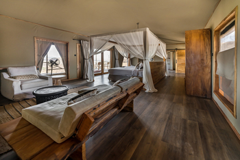 Lemala Mpingo Ridge Lodge: Sofa in der Suite