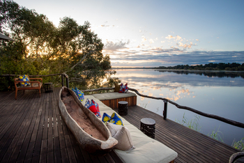 Mukwa River Lodge: Traditionelles Kanu