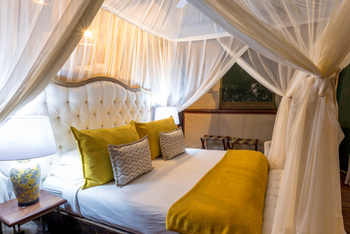 Tintswalo at Siankaba: Epupa Falls Suite