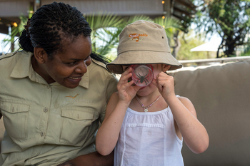 Toka Leya Camp Toka Leya Camp: Becherlupe