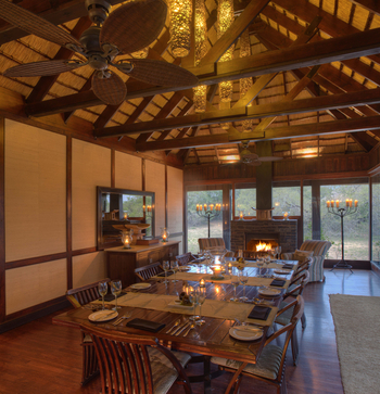 &Beyond Phinda Vlei Lodge: Dinner im Speisesaal