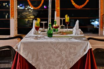 BrijRama Palace: Küche und Dining