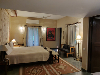 Forsyth Lodge Forsyth Lodge: Doppelbett und Klimaanlage