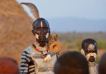 Lale's Camp: Stammeskultur - Kara