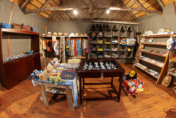 Mma Dinare Camp: Souvenirshop