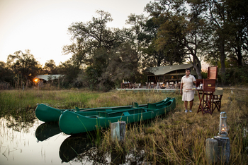 Okavango Explorers Camp Okavango Explorers Camp: Kanus vor dem Camp